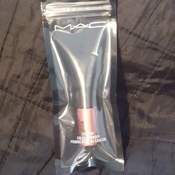 MAC Mini Pigment Eyeshadow in Rose NIB - Picture 2 of 3